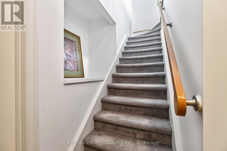 89 VALECREST DRIVE, Toronto (Edenbridge-Humber Valley), Ontario, M9A4P5
