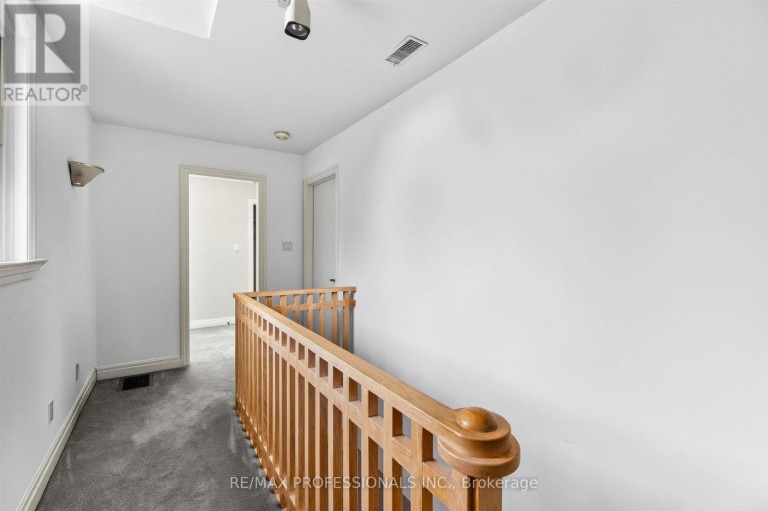 89 VALECREST DRIVE, Toronto (Edenbridge-Humber Valley), Ontario, M9A4P5