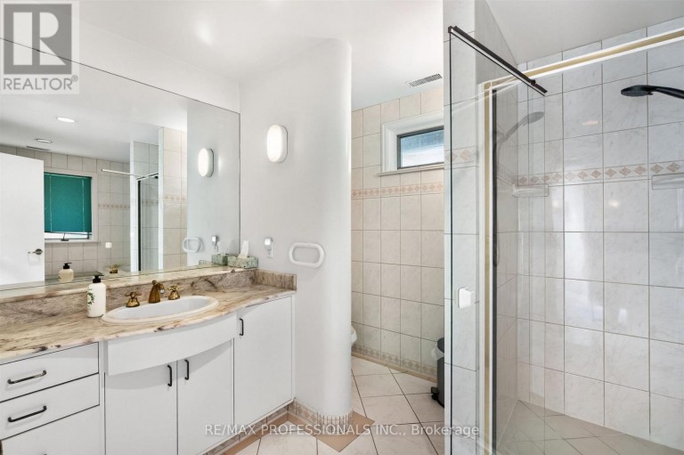 89 VALECREST DRIVE, Toronto (Edenbridge-Humber Valley), Ontario, M9A4P5