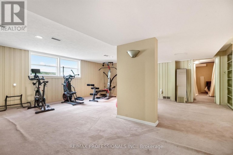 89 VALECREST DRIVE, Toronto (Edenbridge-Humber Valley), Ontario, M9A4P5