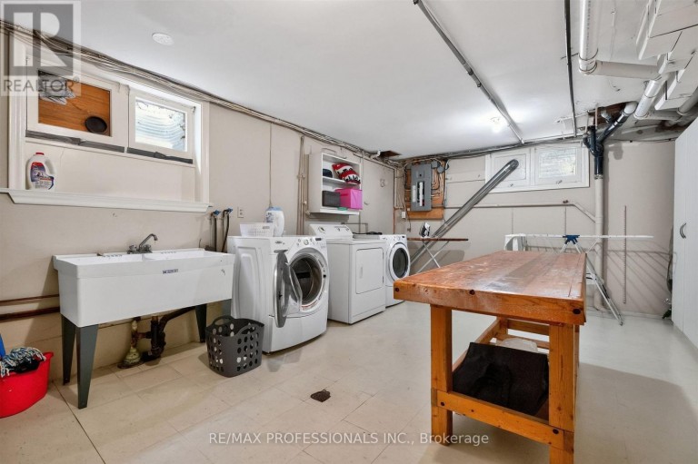 89 VALECREST DRIVE, Toronto (Edenbridge-Humber Valley), Ontario, M9A4P5