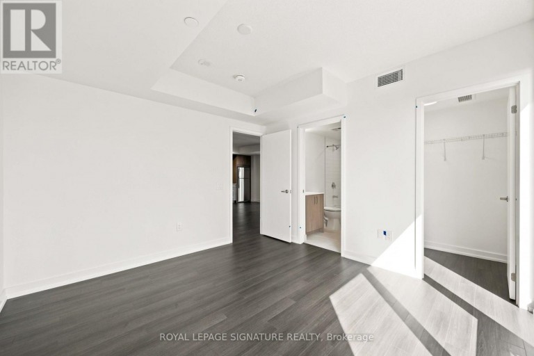 1421 - 4010 EGLINTON AVENUE W, Toronto (Humber Heights), Ontario, M9A0G5