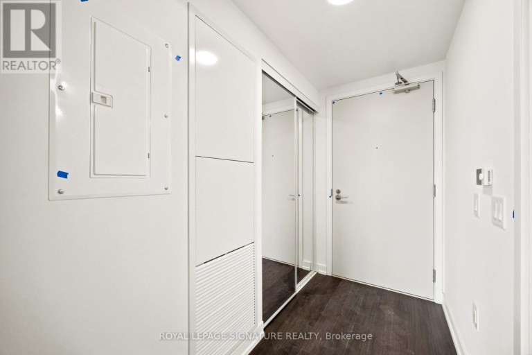 1421 - 4010 EGLINTON AVENUE W, Toronto (Humber Heights), Ontario, M9A0G5