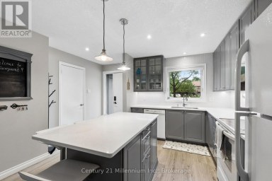 156 ESCARPMENT CRESCENT Collingwood Ontario photo 7