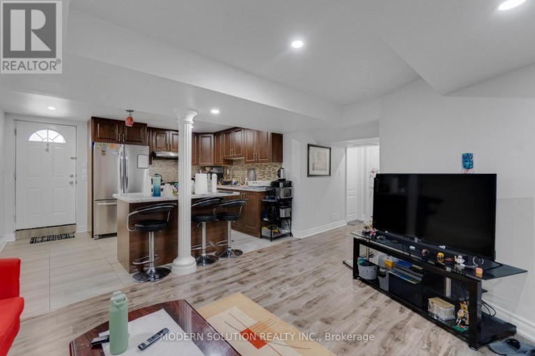 4 OVERHOLD CRESCENT, Richmond Hill (Jefferson), Ontario, L4E0L4