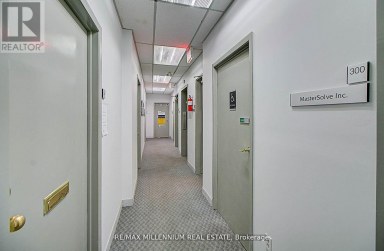300 - 101 DUNDAS STREET W Whitby (Downtown Whitby) Ontario photo 2