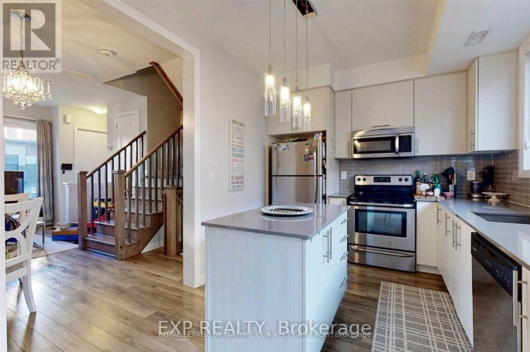 16 CAROLINE CARPENTER GROVE, Toronto (Downsview-Roding-CFB), Ontario, M3K0B1