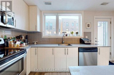 16 CAROLINE CARPENTER GROVE Toronto (Downsview-Roding-CFB) Ontario photo 12