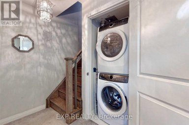 16 CAROLINE CARPENTER GROVE Toronto (Downsview-Roding-CFB) Ontario photo 15