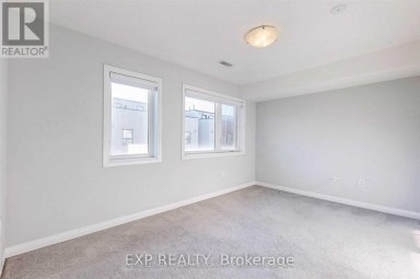 16 CAROLINE CARPENTER GROVE Toronto (Downsview-Roding-CFB) Ontario photo 3
