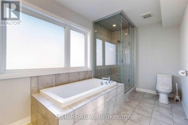16 CAROLINE CARPENTER GROVE Toronto (Downsview-Roding-CFB) Ontario photo 5