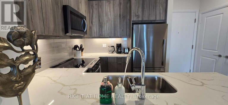 2302 - 15 WATERGARDEN DRIVE, Mississauga (Hurontario), Ontario, L5R0H4