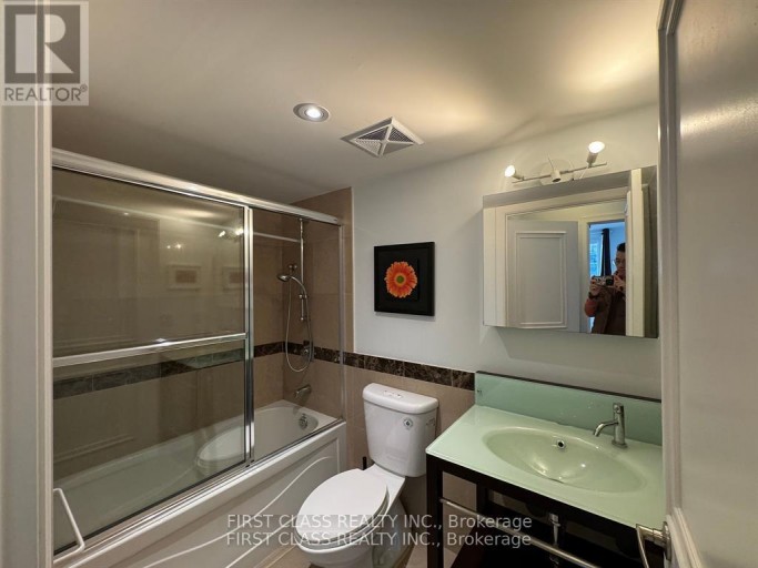 623 - 650 SHEPPARD AVENUE E, Toronto (Bayview Village), Ontario, M2K3E4