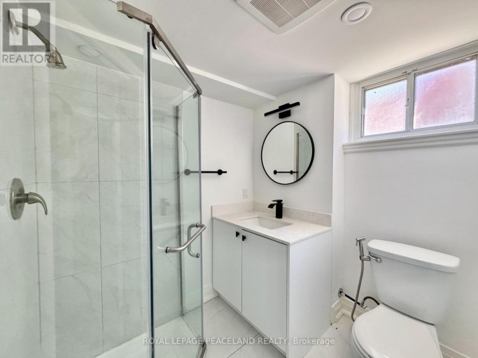 29 ROSITA CRESCENT, Toronto (Clairlea-Birchmount), Ontario, M1L1X7