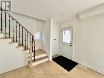 29 ROSITA CRESCENT Toronto (Clairlea-Birchmount) Ontario photo 2