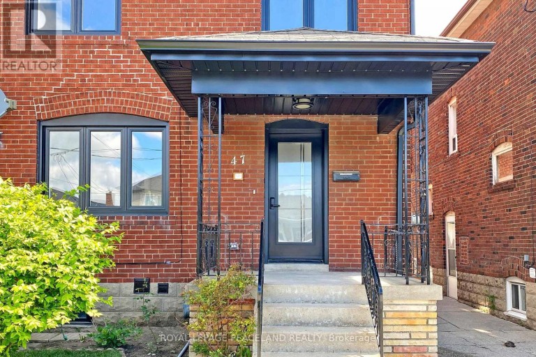 47 CHAMBERLAIN AVENUE, Toronto (Briar Hill-Belgravia), Ontario, M6E4J9