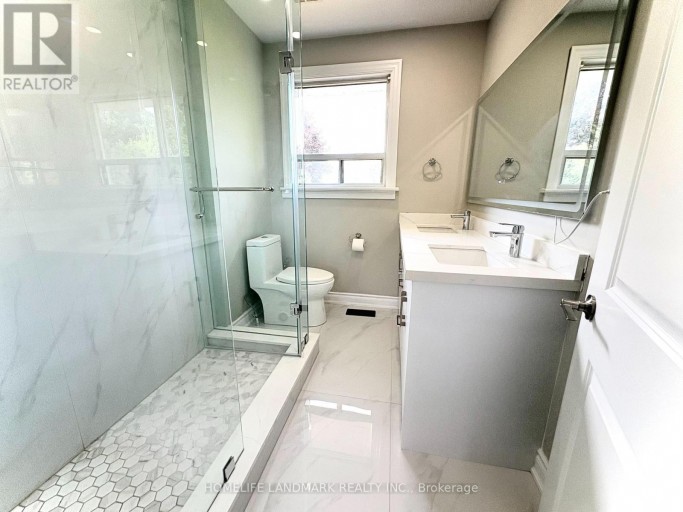 46 BOWERBANK DRIVE, Toronto (Newtonbrook East), Ontario, M2M1Z8