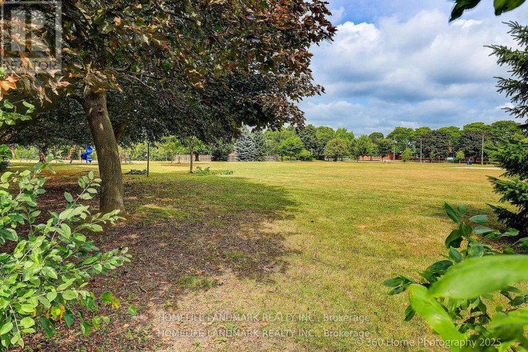 46 BOWERBANK DRIVE, Toronto (Newtonbrook East), Ontario, M2M1Z8