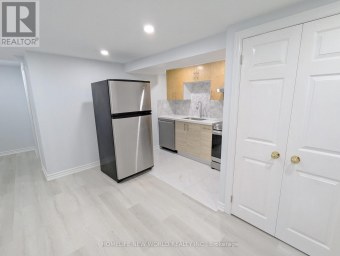 LOWER - 90 OAKVALE AVENUE Toronto (Greenwood-Coxwell) Ontario photo 2
