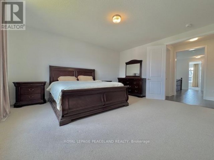 12 SIKURA CIRCLE, Aurora, Ontario, L4G3Y8