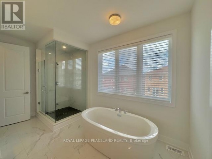 12 SIKURA CIRCLE, Aurora, Ontario, L4G3Y8