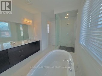 12 SIKURA CIRCLE Aurora Ontario photo 17