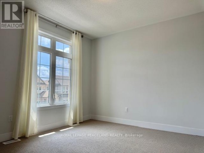 12 SIKURA CIRCLE, Aurora, Ontario, L4G3Y8