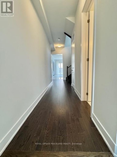 12 SIKURA CIRCLE, Aurora, Ontario, L4G3Y8