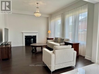 12 SIKURA CIRCLE Aurora Ontario photo 4