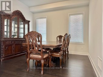 12 SIKURA CIRCLE Aurora Ontario photo 5