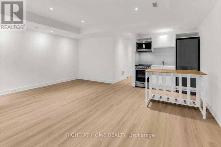LOWER - 431 ARLINGTON AVENUE, Toronto (Humewood-Cedarvale), Ontario, M6C3A4