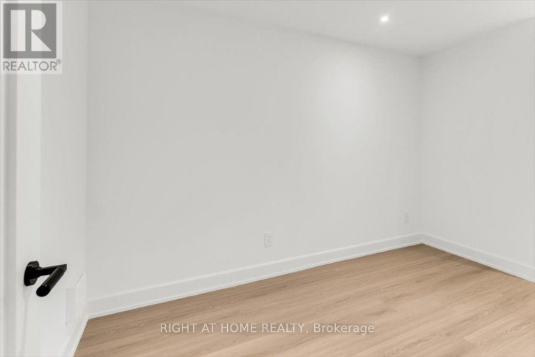 LOWER - 431 ARLINGTON AVENUE, Toronto (Humewood-Cedarvale), Ontario, M6C3A4