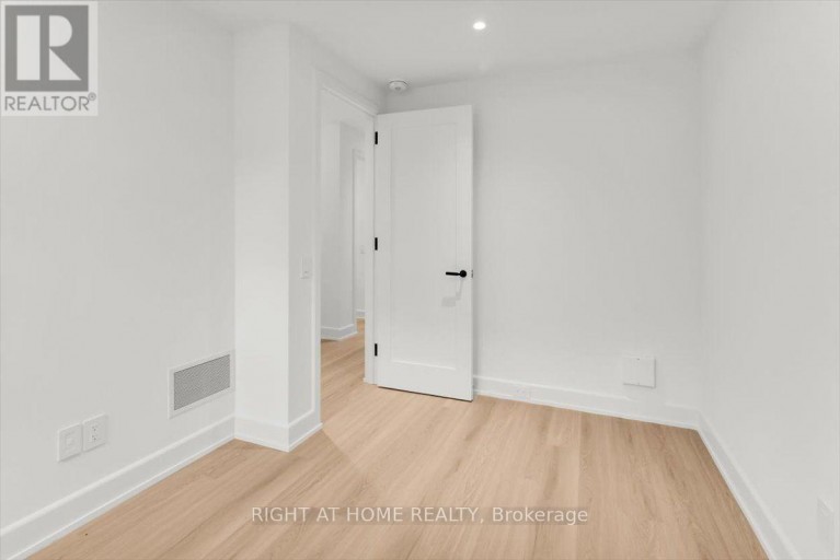 LOWER - 431 ARLINGTON AVENUE, Toronto (Humewood-Cedarvale), Ontario, M6C3A4