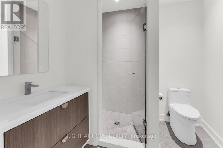 LOWER - 431 ARLINGTON AVENUE, Toronto (Humewood-Cedarvale), Ontario, M6C3A4