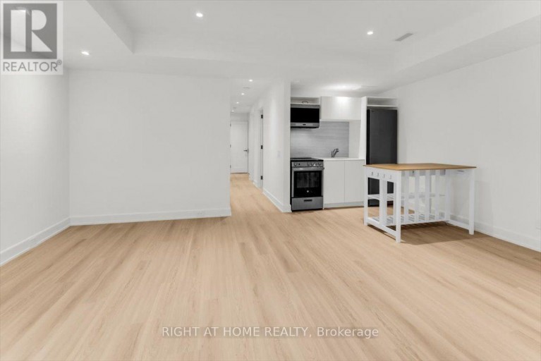 LOWER - 431 ARLINGTON AVENUE, Toronto (Humewood-Cedarvale), Ontario, M6C3A4