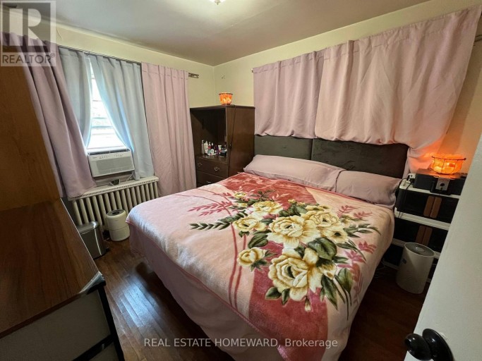 MAIN - 124 GLENCREST BOULEVARD, Toronto (O'Connor-Parkview), Ontario, M4B1L8
