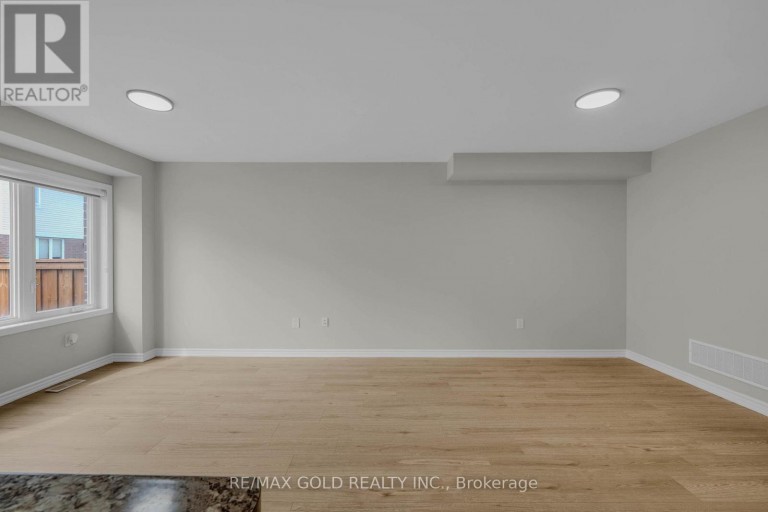 94 BENHURST CRESCENT, Brampton (Northwest Brampton), Ontario, L7A5A5
