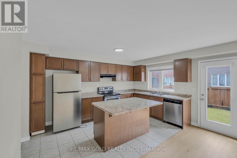 94 BENHURST CRESCENT, Brampton (Northwest Brampton), Ontario, L7A5A5