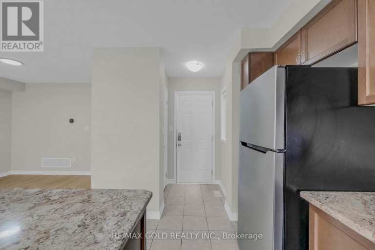94 BENHURST CRESCENT, Brampton (Northwest Brampton), Ontario, L7A5A5