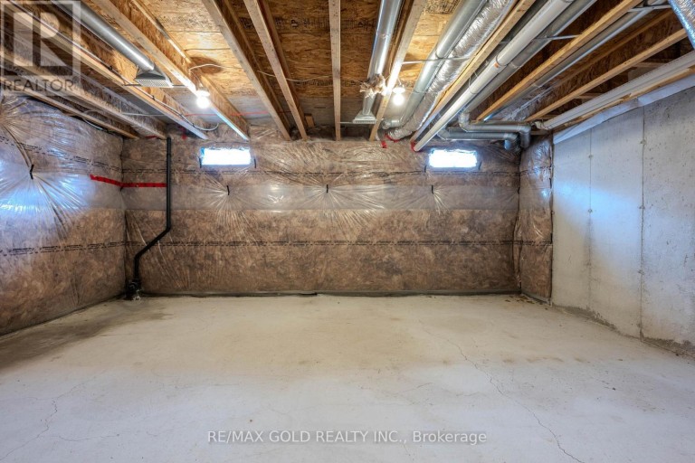94 BENHURST CRESCENT, Brampton (Northwest Brampton), Ontario, L7A5A5