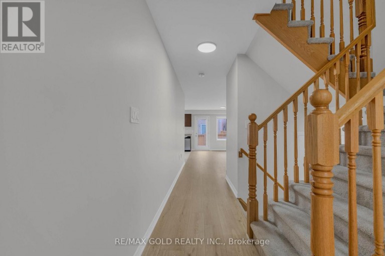 94 BENHURST CRESCENT, Brampton (Northwest Brampton), Ontario, L7A5A5