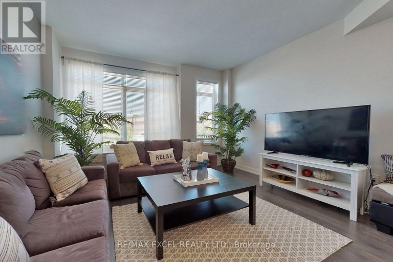 46 TROON AVENUE, Vaughan, Ontario, L6A4Z2