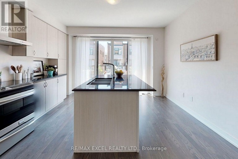 46 TROON AVENUE, Vaughan, Ontario, L6A4Z2