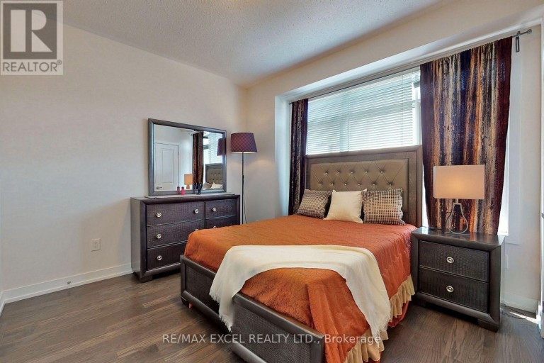 46 TROON AVENUE, Vaughan, Ontario, L6A4Z2