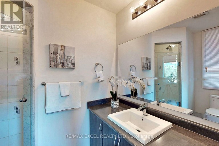 46 TROON AVENUE, Vaughan, Ontario, L6A4Z2