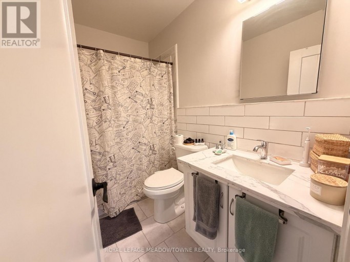 411 - 11 WOODMAN DRIVE, Hamilton (Corman), Ontario, L8K4E3