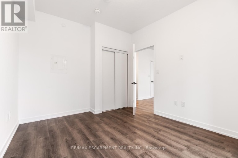 238 - 10 MALLARD TRAIL, Hamilton (Waterdown), Ontario, L0R2H1