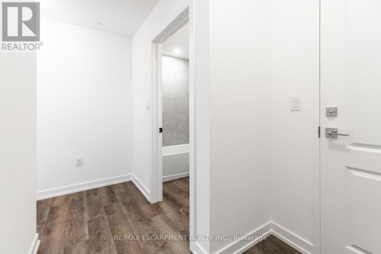 238 - 10 MALLARD TRAIL, Hamilton (Waterdown), Ontario, L0R2H1