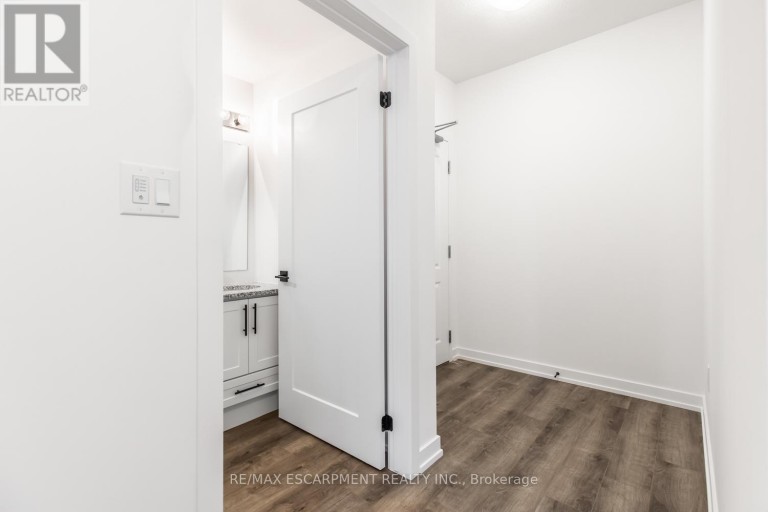 238 - 10 MALLARD TRAIL, Hamilton (Waterdown), Ontario, L0R2H1