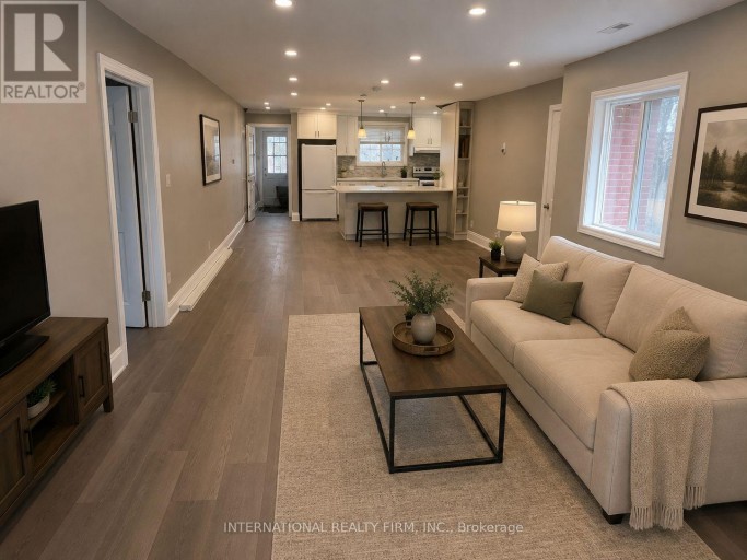 MAIN- HALF - 73 MURRAY DRIVE, Aurora (Aurora Highlands), Ontario, L4G2C2
